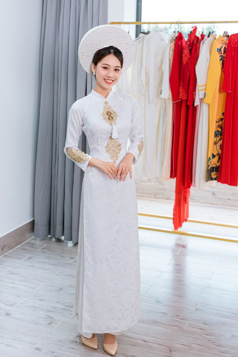 Giải Mã Giấc Mơ Thấy Áo Dài Mang Đến Điềm Báo Gì ? Đánh Con Gì Chuẩn ? Giấc mơ thấy áo dài màu trắng