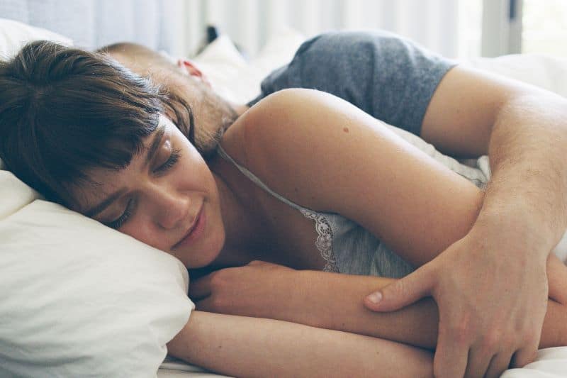 Mơ Thấy Ngủ Với Người Yêu Cũ Hên Hay Xui? Đánh Số Mấy? Mơ thấy ngủ với người yêu cũ nhiều lần