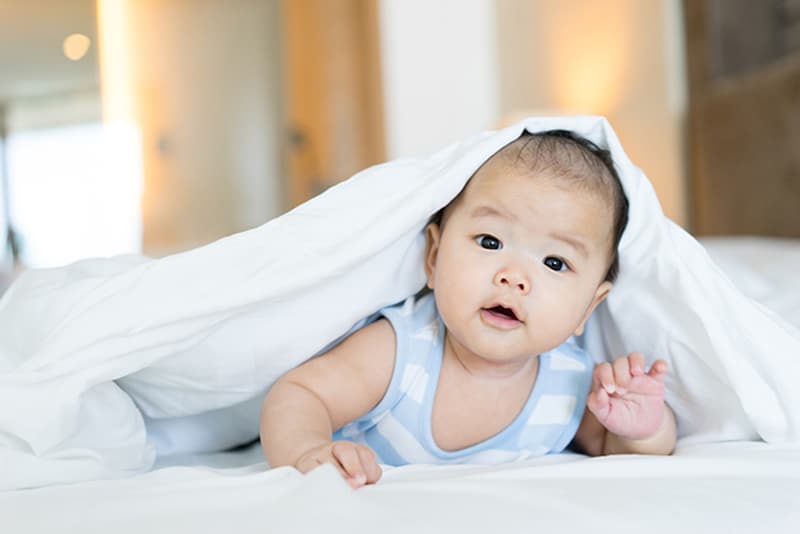 Nằm Mơ Thấy Trẻ Sơ Sinh Đánh Số Gì ? Mơ Thấy Em Bé Mới Đẻ Mơ thấy trẻ sơ sinh đang mỉm cười