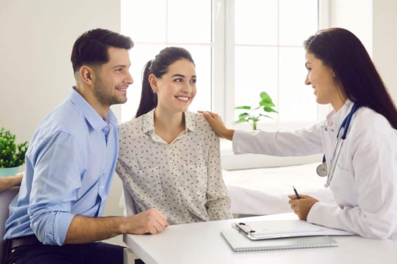 Mơ Đi Khám Bệnh Đánh Con Gì? Điềm Báo Như Thế Nào? Mơ thấy vợ mình đi xem bệnh