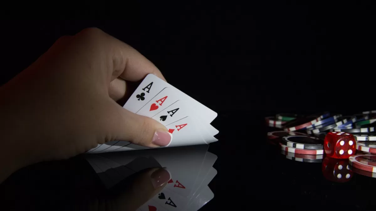 Bluff Là Gì? Những Điều Mà Cược Thủ Cần Biết Về Bluff Poker Các bước triển khai Bluff trong Poker siêu chuẩn